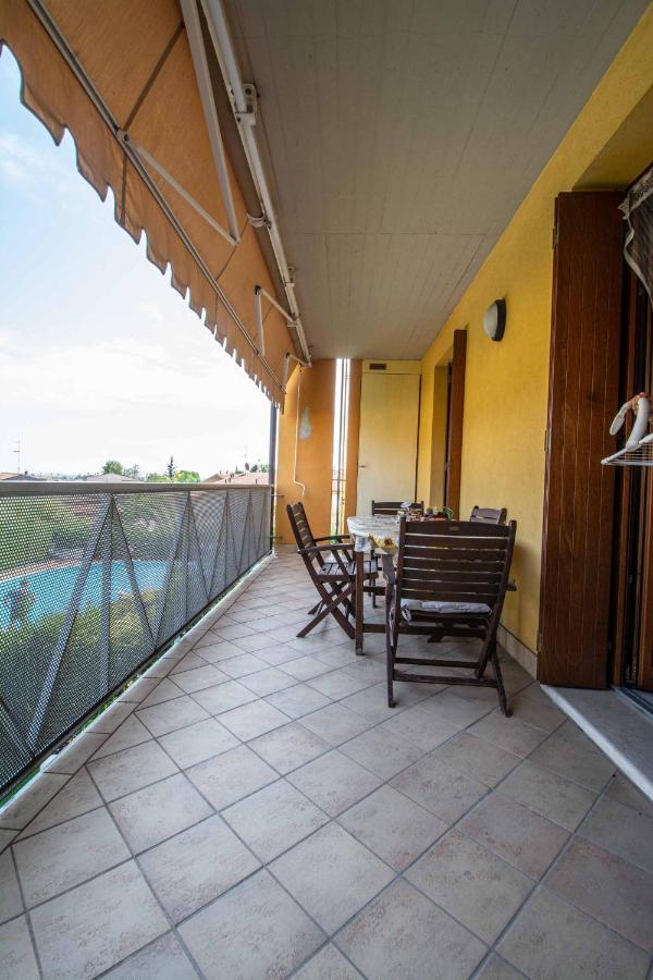 Garden Residence Appartamento Con Terrazzo E Piscina Desenzano del Garda Exterior photo